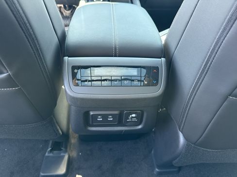 New 2026 Nissan Pathfinder Platinum AWD/4WD image 32