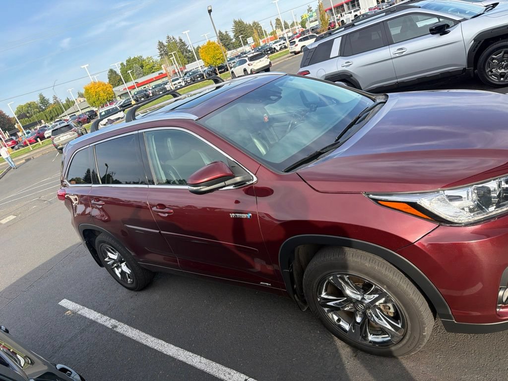 Used 2018 Toyota Highlander Limited Platinum AWD/4WD image 2