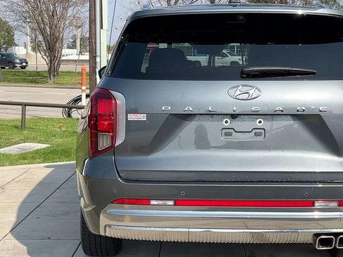 Used 2024 Hyundai Palisade Calligraphy image 18