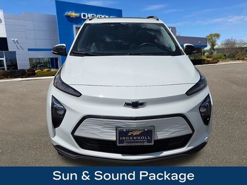 Used 2023 Chevrolet Bolt EUV Premier w/ Sun & Sound Package FWD image 2