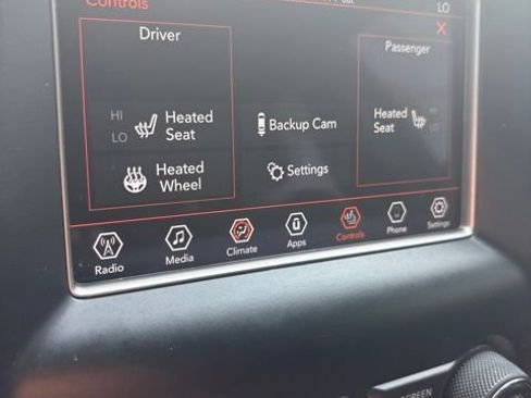 Used 2019 Jeep Grand Cherokee Laredo w/ Security & Convenience Group AWD/4WD image 7
