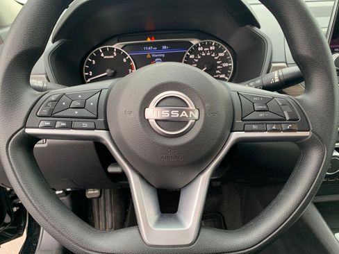 Used 2025 Nissan Altima 2.5 SV image 29