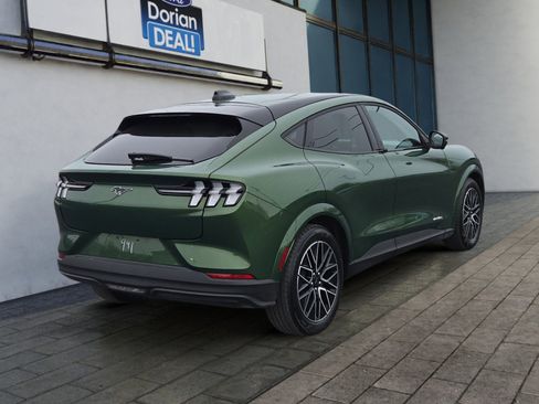 Certified 2025 Ford Mustang Mach-E Premium image 3