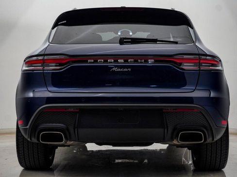 Certified 2025 Porsche Macan AWD/4WD image 11