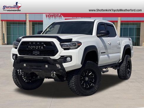 Used 2023 Toyota Tacoma SR5 w/ SX Package image 1