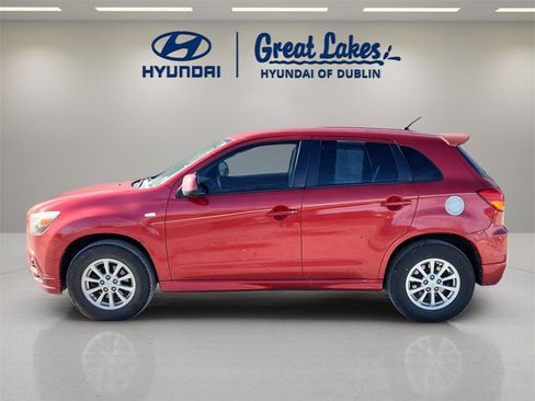 Used 2011 Mitsubishi Outlander Sport ES image 2