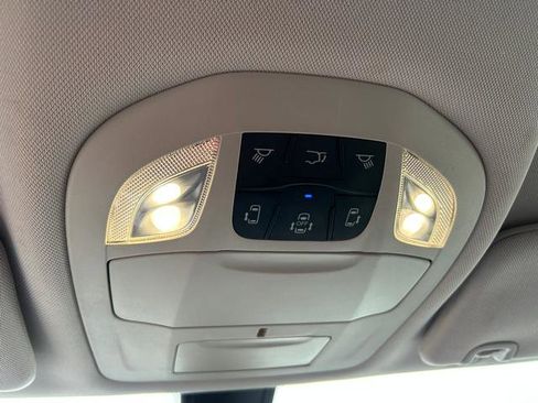 Used 2020 Chrysler Voyager Lxi image 25