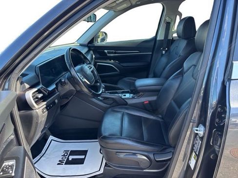 Used 2024 Kia Telluride LX AWD/4WD image 10