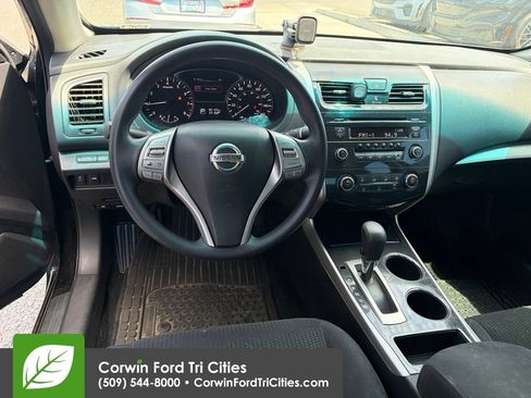 Used 2014 Nissan Altima 2.5 S FWD image 3