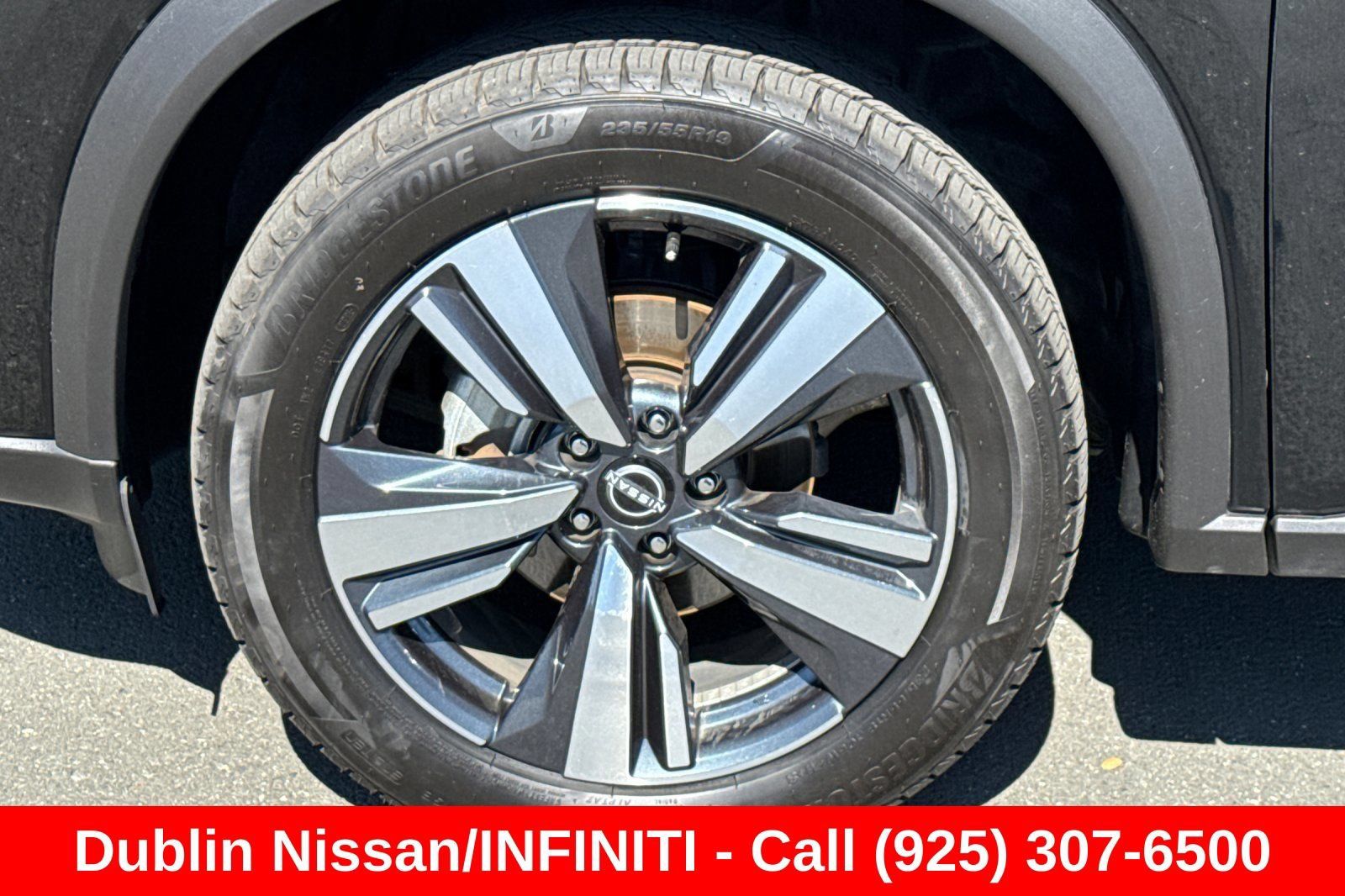Used 2024 Nissan Rogue SL AWD/4WD image 46