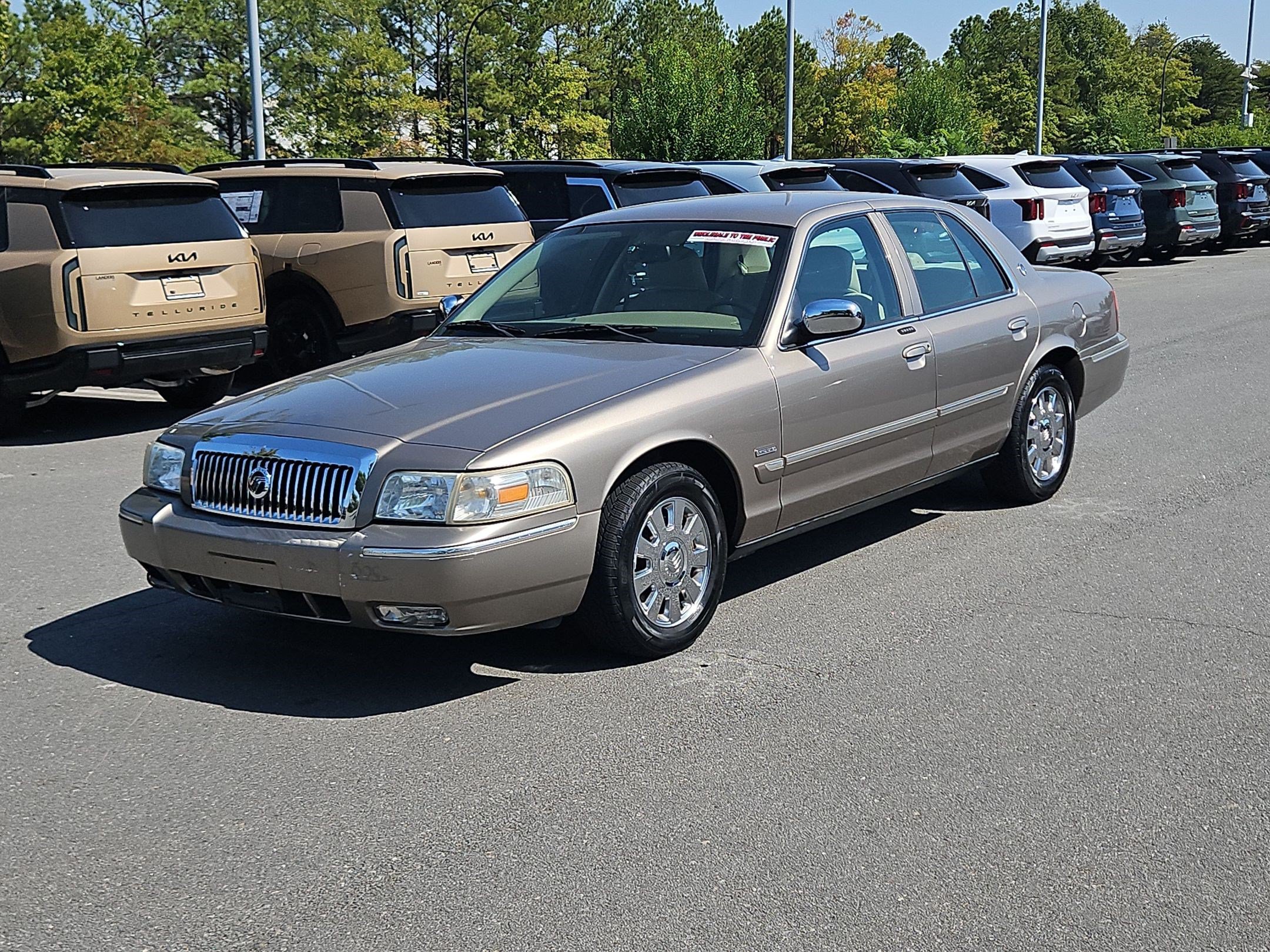 Used 2006 Mercury Grand Marquis LS RWD image 3