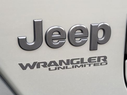 Used 2022 Jeep Wrangler Unlimited Sport AWD/4WD image 11
