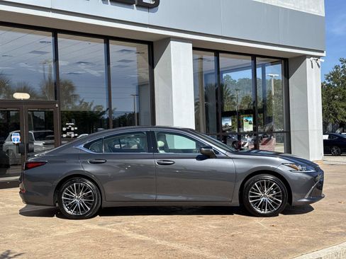 Certified 2025 Lexus ES 350 w/ Premium Package FWD image 10