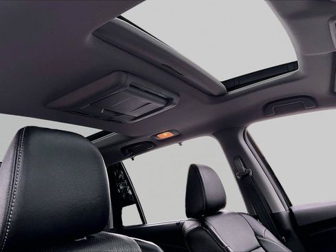 Used 2016 Honda Pilot Elite image 29