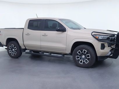 Used 2024 Chevrolet Colorado Z71 w/ Z71 Convenience Package 2