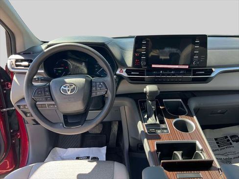 Certified 2024 Toyota Sienna LE w/ LE Plus Package AWD/4WD image 16