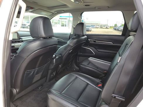 Used 2025 Kia Telluride S AWD/4WD image 10