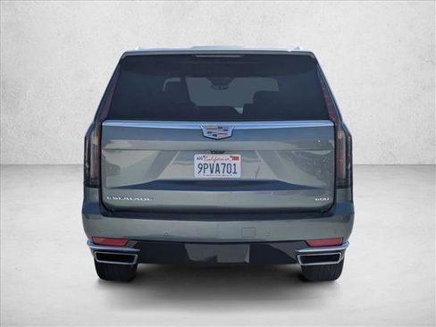 Used 2023 Cadillac Escalade Premium Luxury image 5