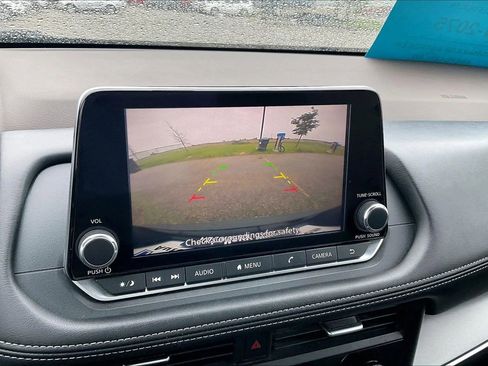 Used 2023 Nissan Rogue SV FWD image 20