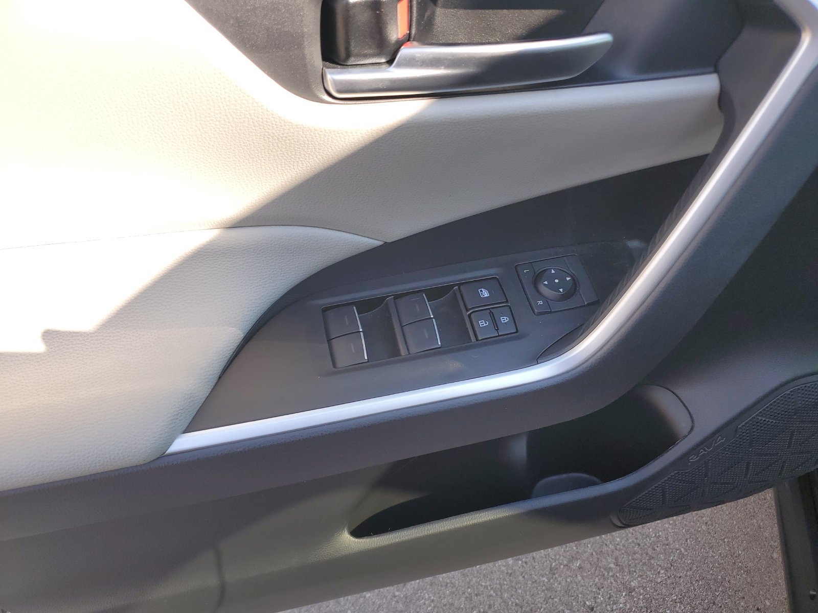 Certified 2025 Toyota RAV4 XLE w/ Convenience Package AWD/4WD image 21