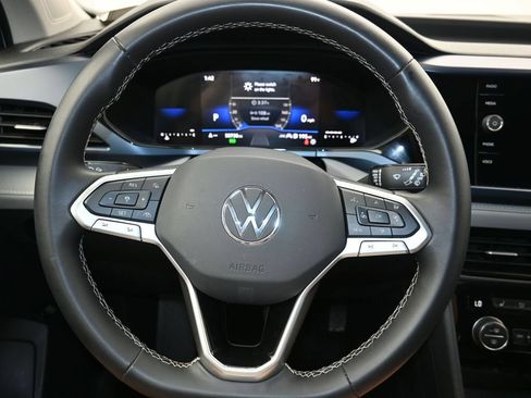 Used 2024 Volkswagen Taos SE FWD image 13
