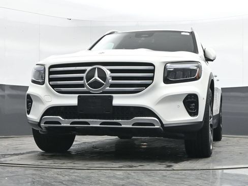 Used 2025 Mercedes-Benz GLB 250 4MATIC image 45