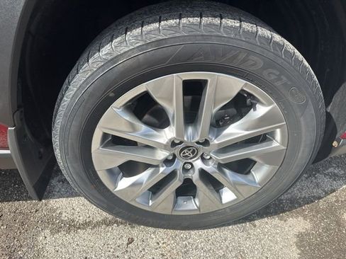 Used 2020 Toyota RAV4 Limited AWD/4WD image 13