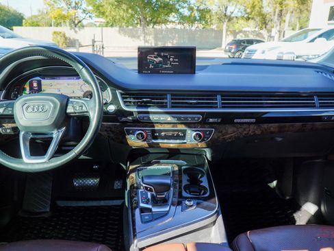 Used 2019 Audi Q7 3.0T Prestige w/ Prestige Package image 16