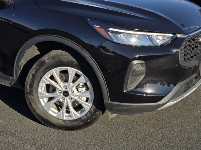 Certified 2025 Ford Escape Active AWD/4WD image 2