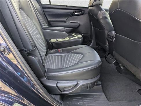 Used 2021 Toyota Highlander XSE AWD/4WD image 20