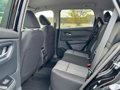 Certified 2026 Nissan Rogue SV FWD image 10