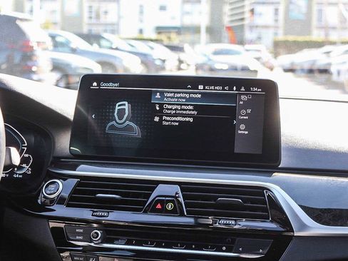 Used 2023 BMW 530e w/ M Sport Package image 14