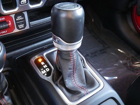 Used 2022 Jeep Gladiator Rubicon w/ Cold Weather Group image 53