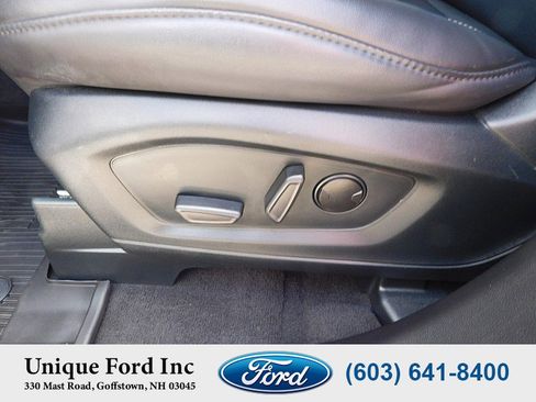 Used 2023 Ford Explorer XLT w/ Equipment Group 202A AWD/4WD image 13