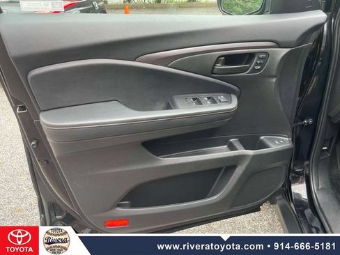 Used 2022 Honda Pilot TrailSport image 18