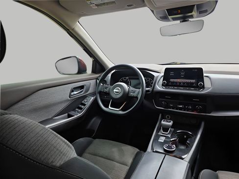 Used 2023 Nissan Rogue SV image 8