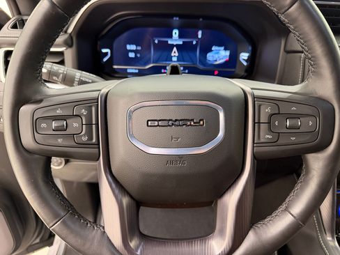 Used 2024 GMC Yukon Denali Ultimate AWD/4WD image 11