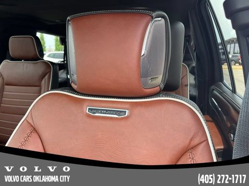 Used 2023 GMC Yukon Denali Ultimate AWD/4WD image 12