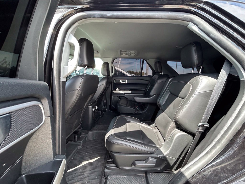 Used 2022 Ford Explorer XLT w/ Equipment Group 202A AWD/4WD image 8