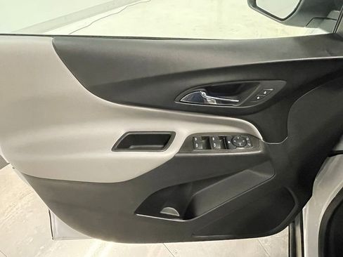 Used 2023 Chevrolet Equinox LS image 18