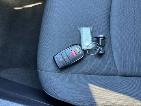 Used 2025 Toyota Corolla Cross LE image 20