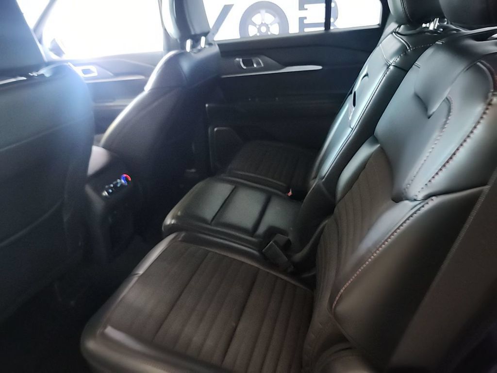 Used 2026 Ford Explorer ST-Line RWD image 5