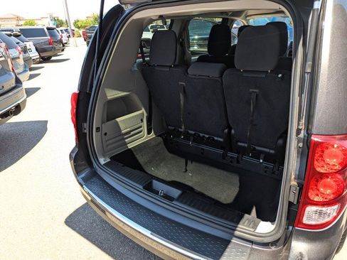 Used 2018 Dodge Grand Caravan SE w/ UConnect Hands-Free Group FWD image 22