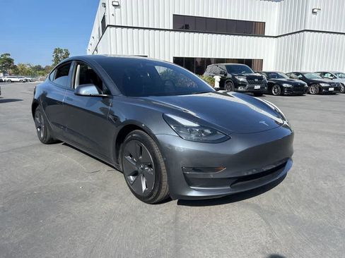 Used 2022 Tesla Model 3 image 2