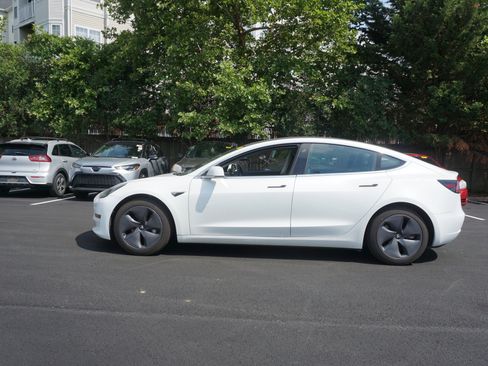 Used 2018 Tesla Model 3 RWD image 5