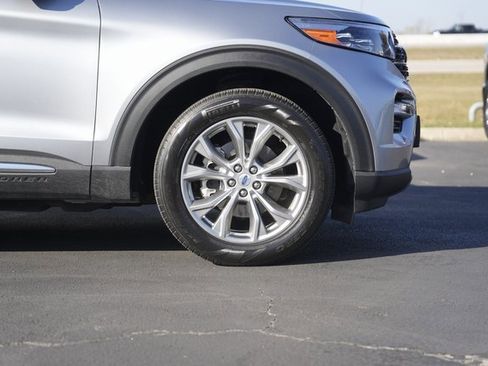 Certified 2023 Ford Explorer XLT w/ Equipment Group 202A image 4