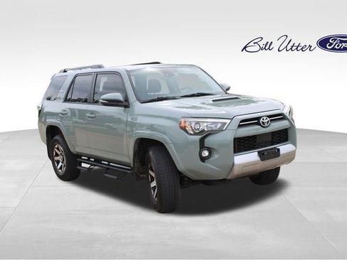 Used 2023 Toyota 4Runner TRD Off-Road Premium w/ Moonroof Package AWD/4WD image 3