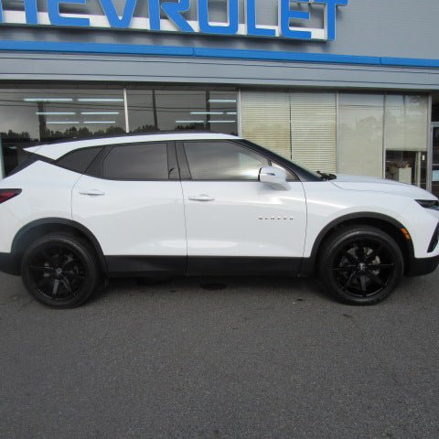 Used 2022 Chevrolet Blazer LT FWD image 2