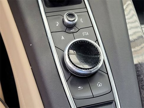 Used 2023 Cadillac Escalade Premium Luxury w/ Performance Package image 15