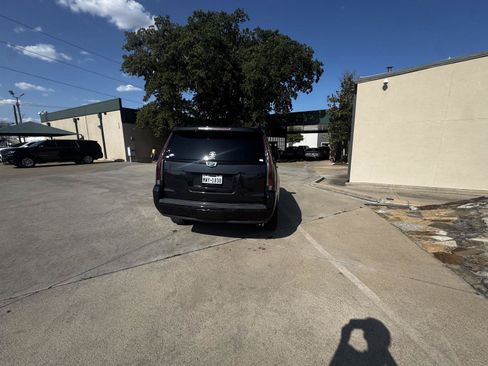 Used 2019 Cadillac Escalade Premium Luxury AWD/4WD image 5